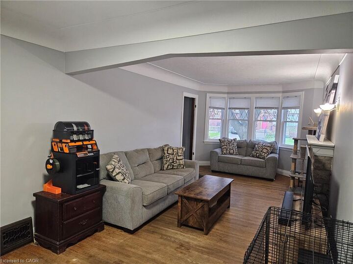 Property Photo:  75 Barons Avenue S  ON L8K 2Y4 