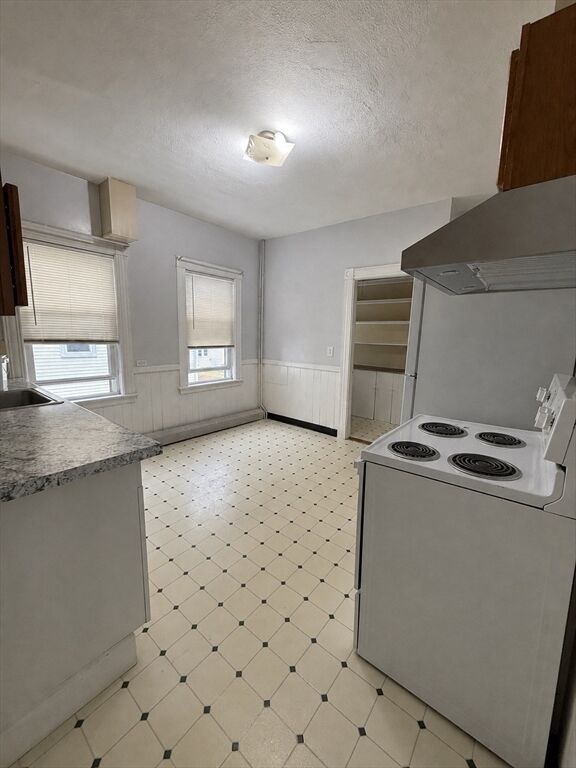 Property Photo:  170 Safford St 2  MA 02170 