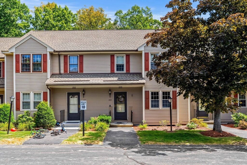 Property Photo:  45 Washington St 106  MA 01844 