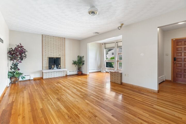 Property Photo:  42 Marlboro Street  MA 01604 