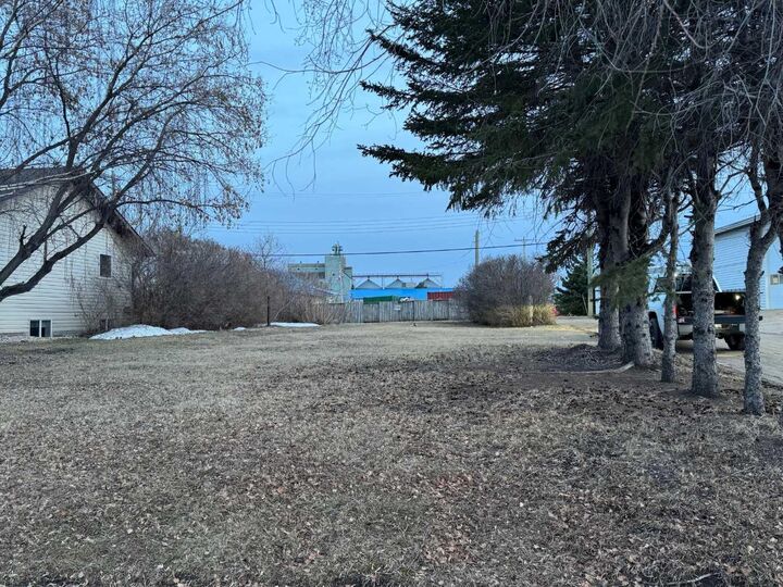 Property Photo: 4925 51 Avenue AB T0B 2P0