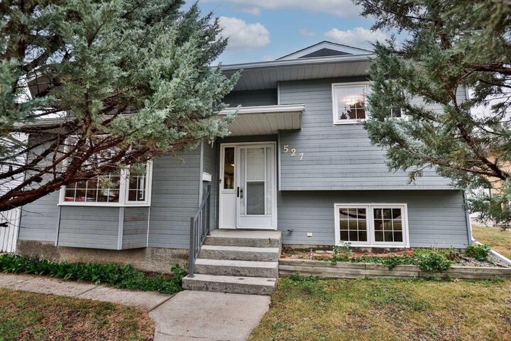 Property Photo: 527 2 Street N AB T0L 2B0
