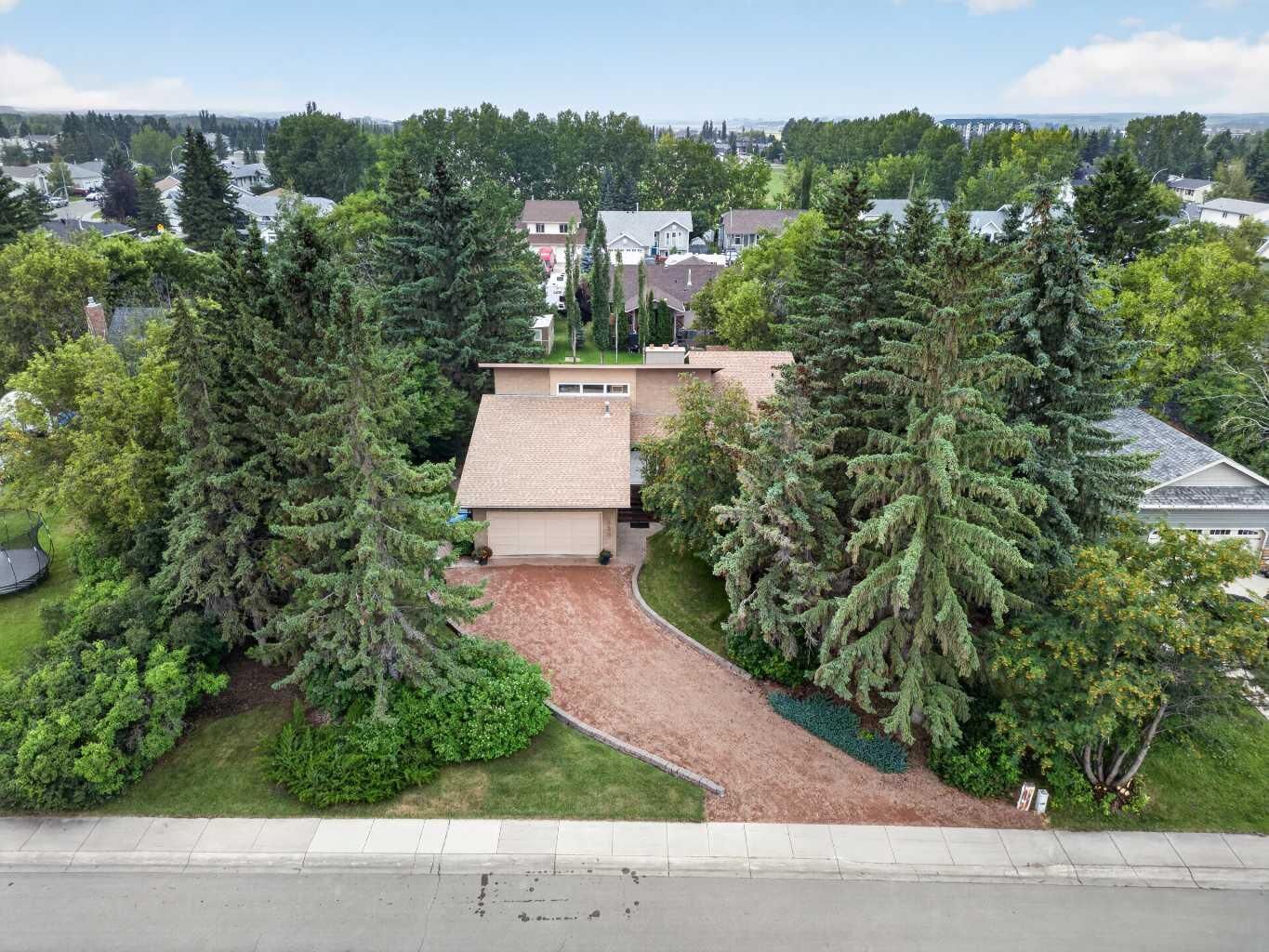 Property Photo: 5350 57 Avenue AB T4H 1J4