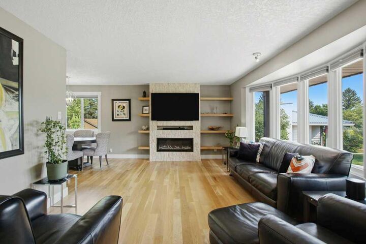 Property Photo:  736 Canfield Place SW  AB T2W 1K6 
