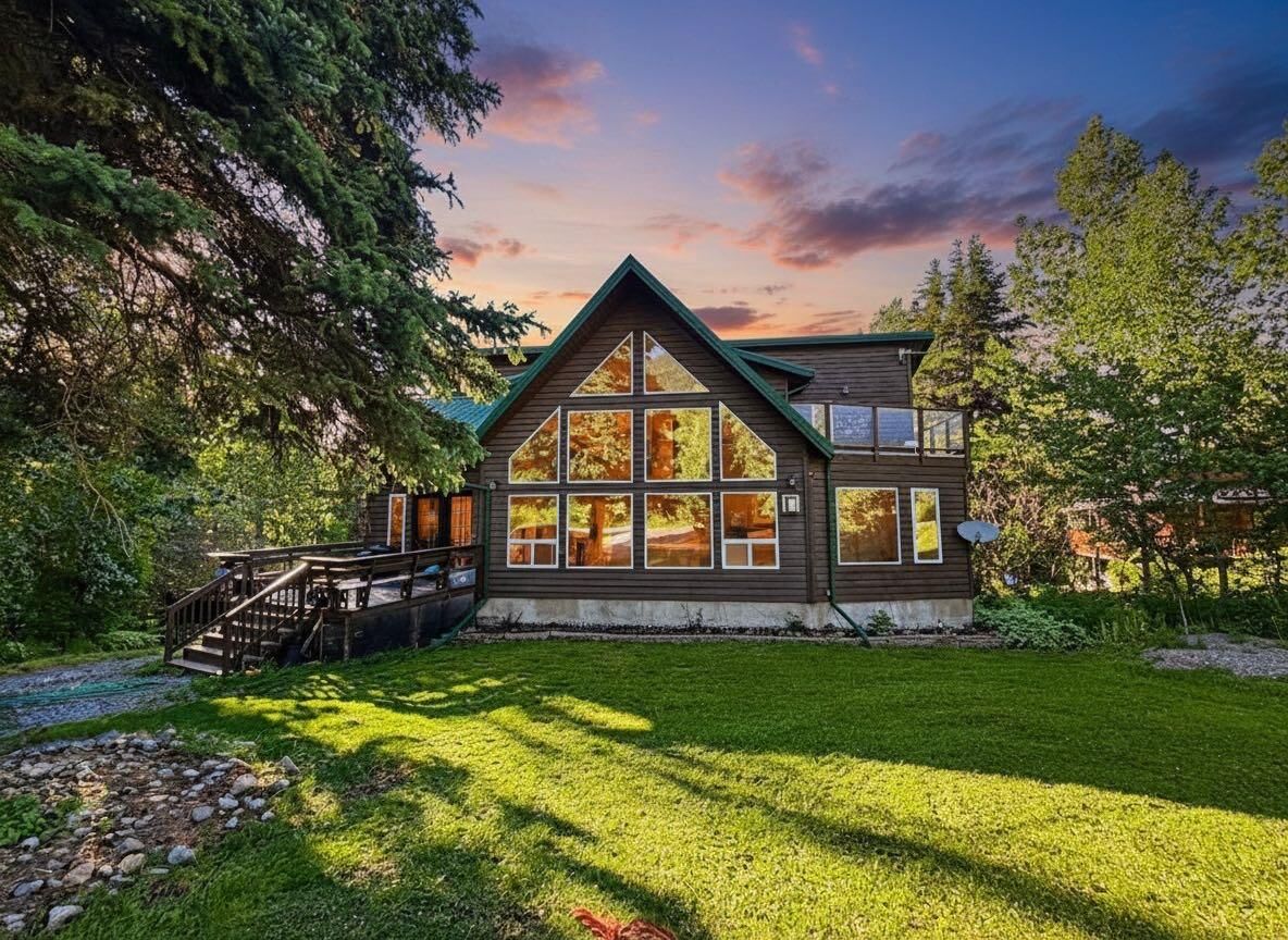 Property Photo: 49329 Folding Avenue 3 AB T7V 1X5