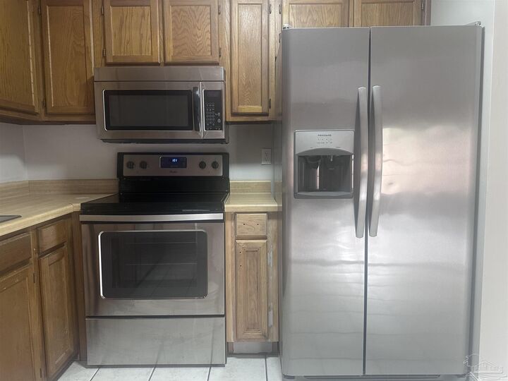Property Photo: 7268 Lago Vista Ct FL 32506