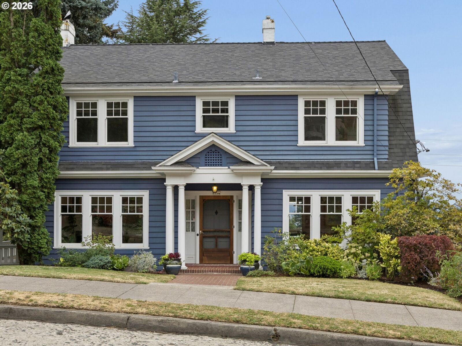 Property Photo: 6154 SE Taylor Ct OR 97215