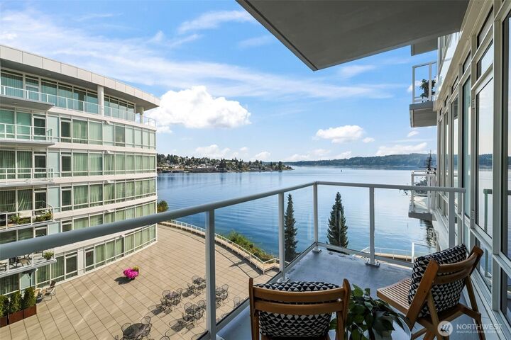 Property Photo:  320  Washington Avenue 408  WA 98337 
