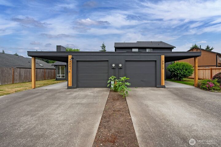 Property Photo:  3001  M Street NE  WA 98002 