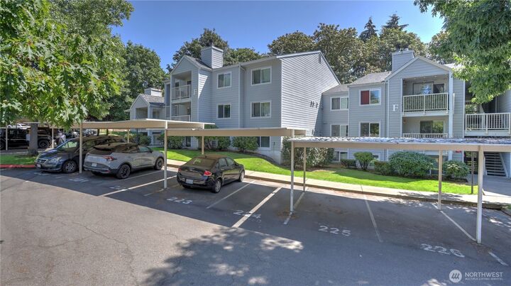 Property Photo:  975  Aberdeen Avenue NE F204  WA 98056 
