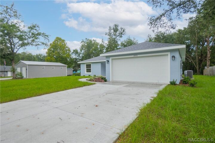 Property Photo: 3973 E Dano Street FL 34453