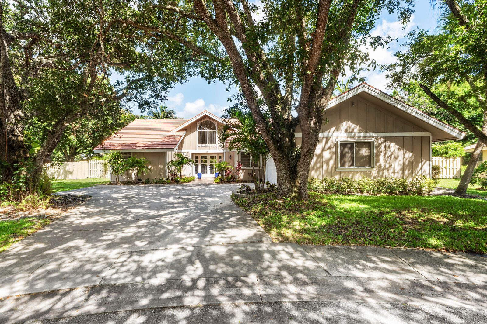 Property Photo: 123 Coco Lane FL 33458