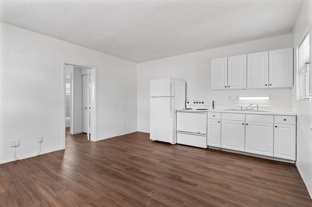 Property Photo: 279 SW 1st Street #3 FL 33441