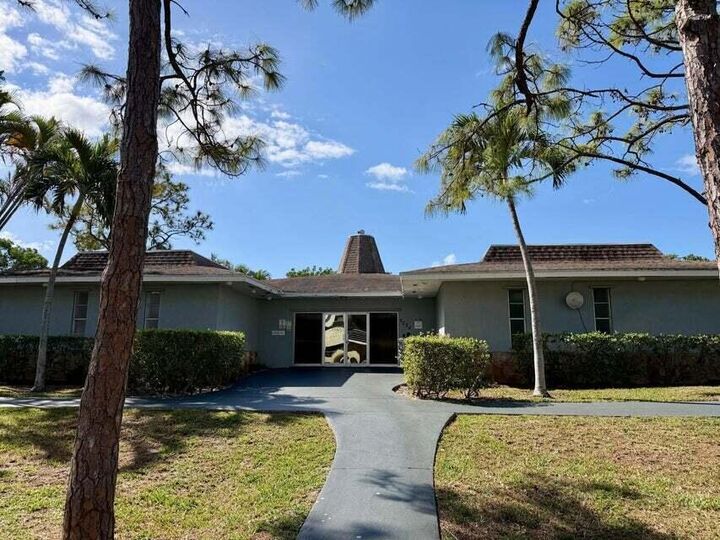 Property Photo: 2000 Springdale Boulevard 102 FL 33461