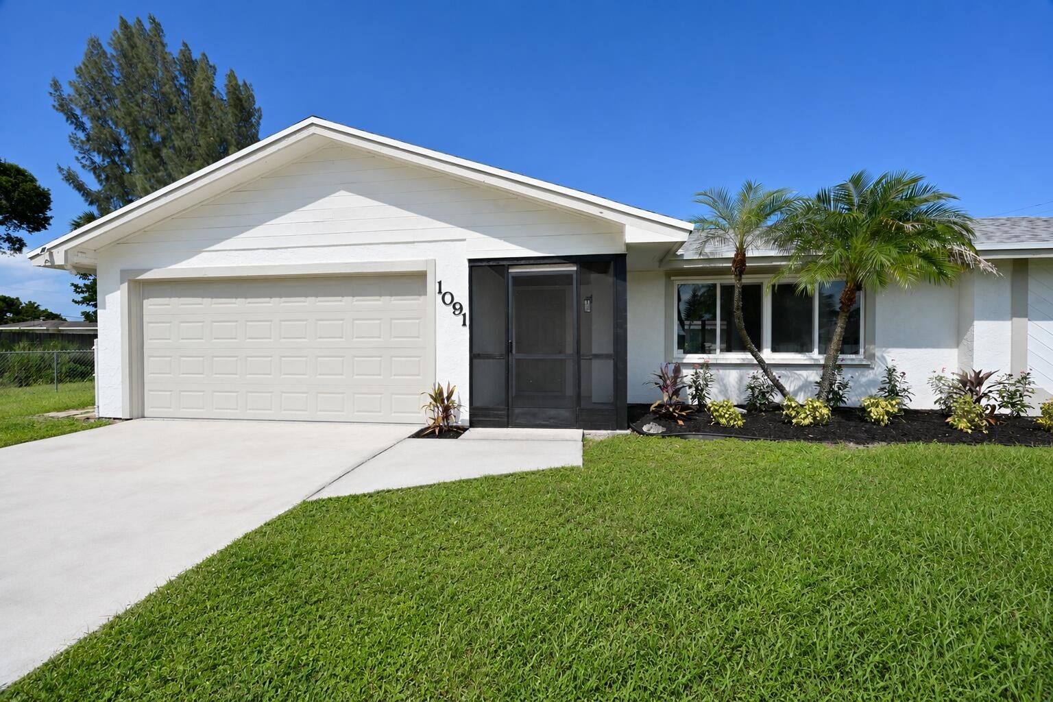 Property Photo:  1091 SE Preston Lane  FL 34983 