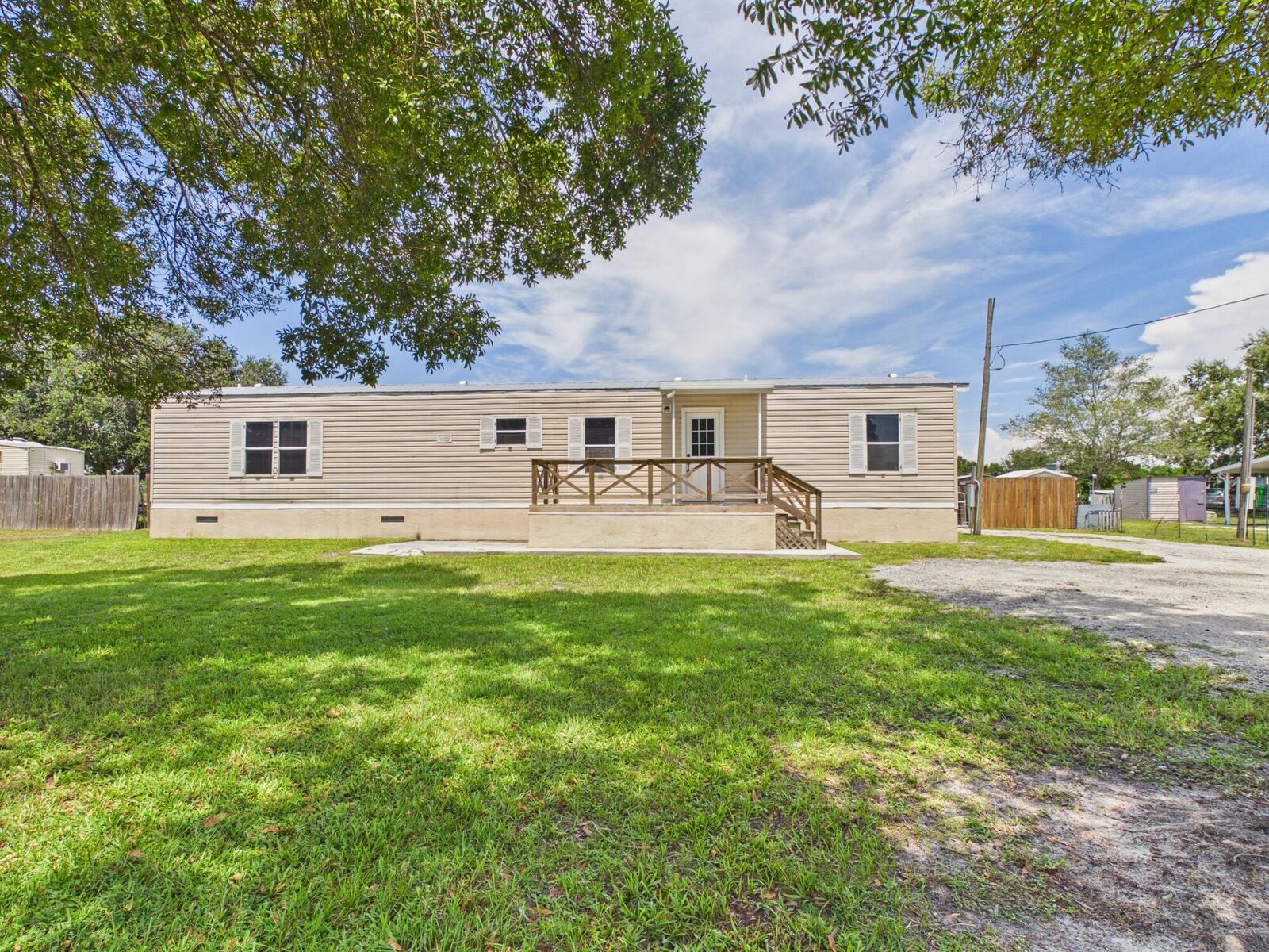 Property Photo: 8615 SE 57th Drive FL 34974