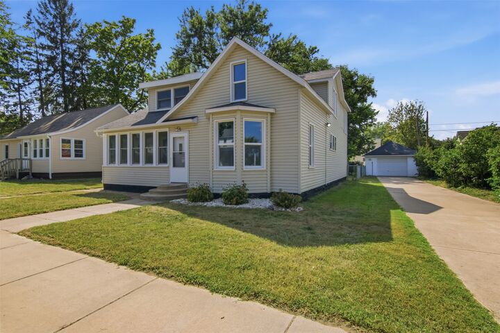 Property Photo: 618 Erin Street WI 54703