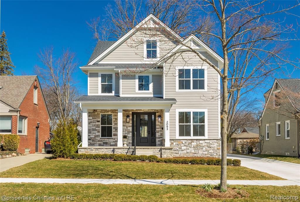 Property Photo: 2093 Pembroke Road MI 48009