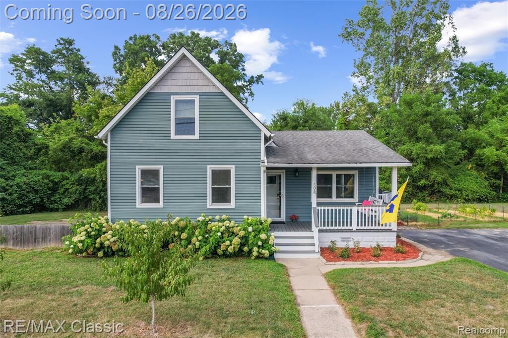 Property Photo: 505 E Columbia MI 48111