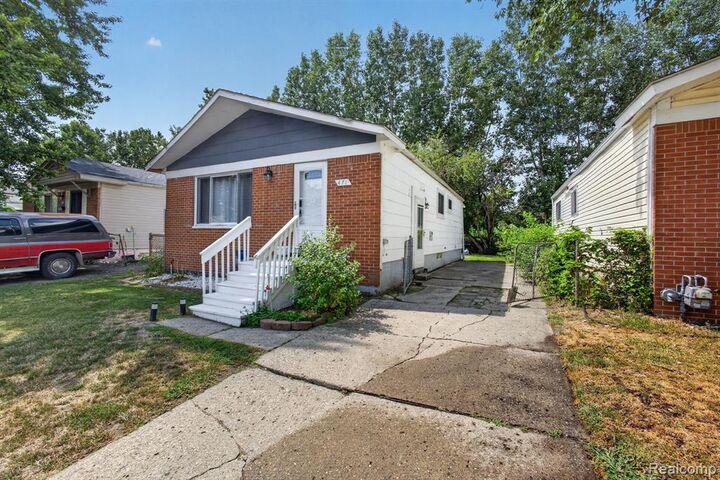 Property Photo: 471 Tennessee Street MI 48215