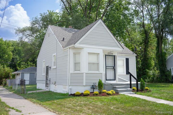 Property Photo: 12150 Plainview Avenue MI 48228