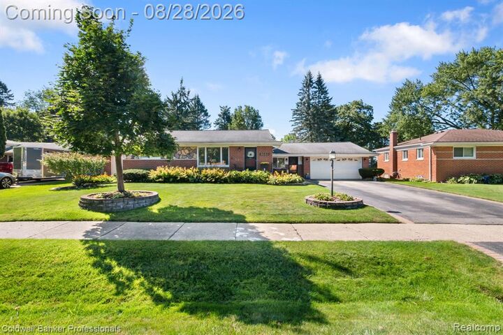 Property Photo:  3557 Baybrook Drive  MI 48329 
