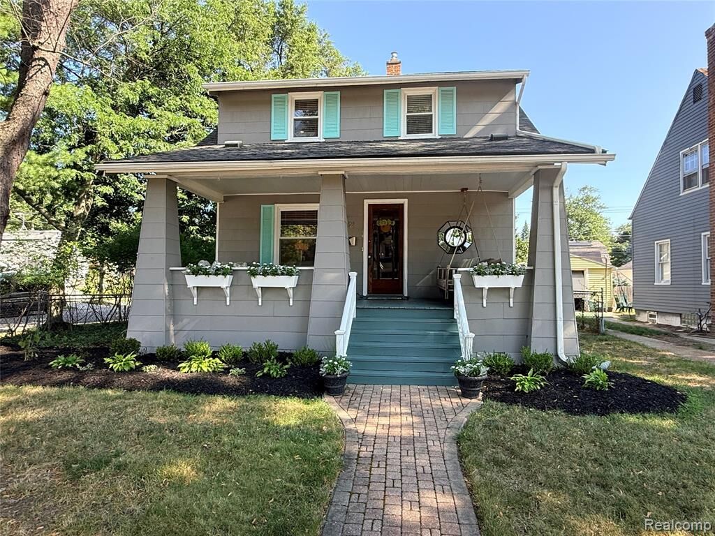 Property Photo: 232 W Houstonia Avenue MI 48073
