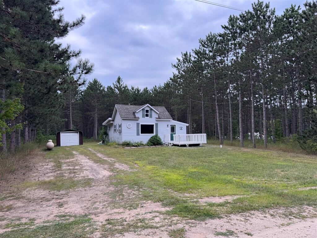 Property Photo:  14915 Pauls Place  MI 49617 