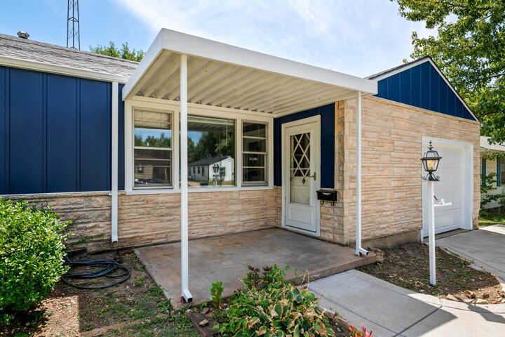 Property Photo:  3609 E Countryside Plz  KS 67218 