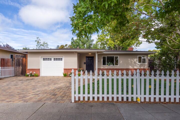 Property Photo:  915 7th Avenue  CA 94063 