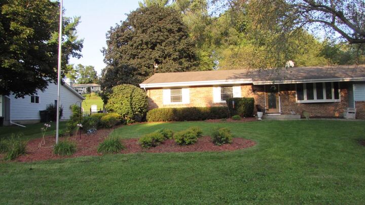 Property Photo: 522 Sussex Drive WI 53546