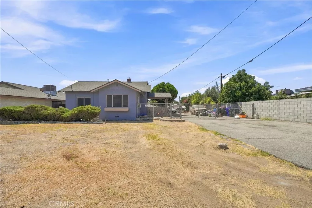 Property Photo:  9606 Palmetto  CA 92335 