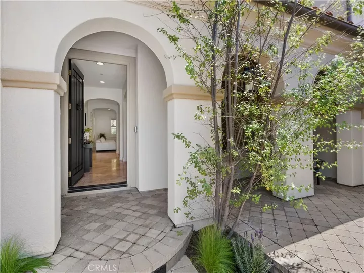 Property Photo:  20 Via Soria  CA 92673 