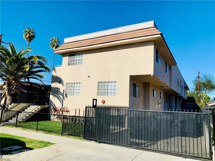 Property Photo: 14253 Gilmore Street CA 91401