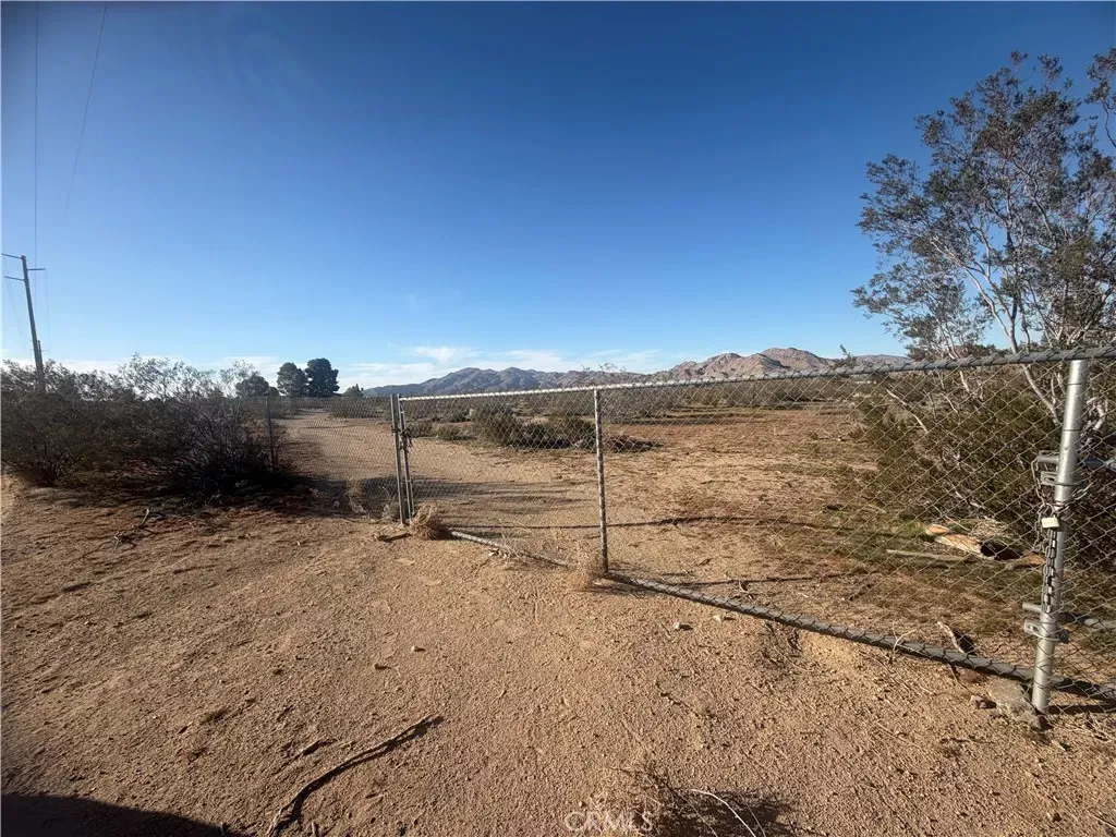 Property Photo: 31020 Pawnee CA 92356