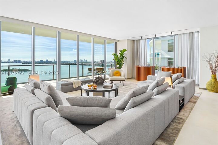 Property Photo:  788 NE 23rd St 1801  FL 33137 