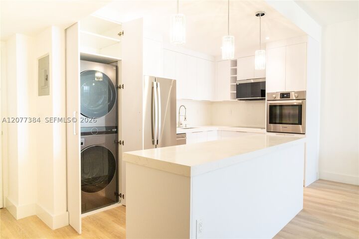 Property Photo:  19390 Collins Ave Ph-24  FL 33160 