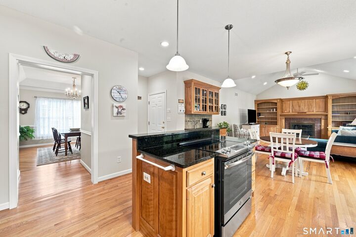 Property Photo: 4 Charles Court 4 CT 06078