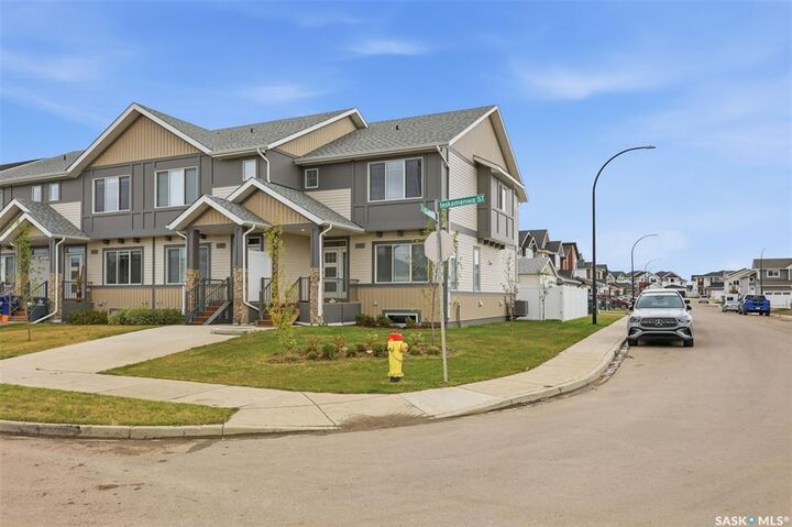 Property Photo:  122 Taskamanwa Street  SK S7V 1P6 