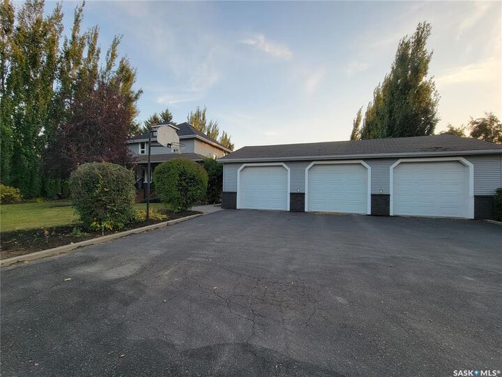 Property Photo: 560 4th Avenue E SK S0K 4L0