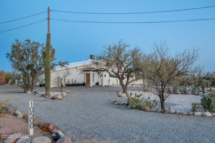 Property Photo:  10500 N Oldfather Drive  AZ 85742 