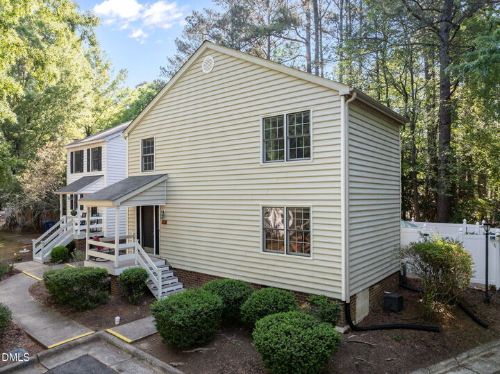 Property Photo:  109 Sully Court  NC 27514 