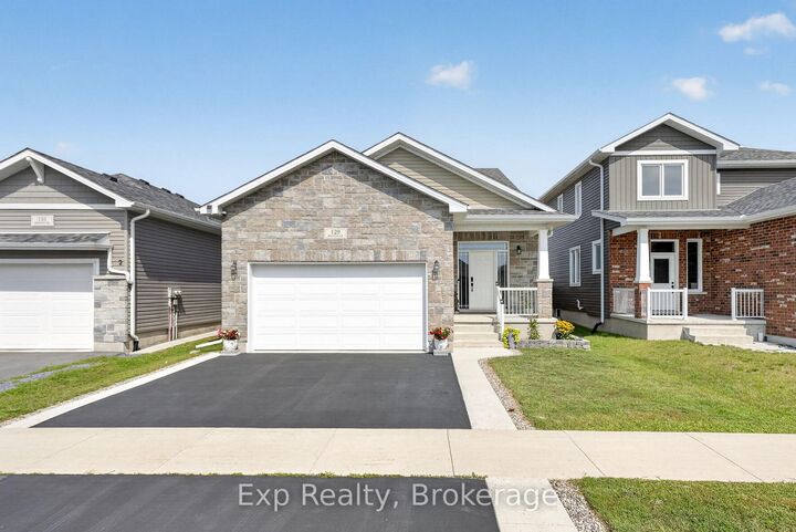 129 Brennan Crescent — photo 1