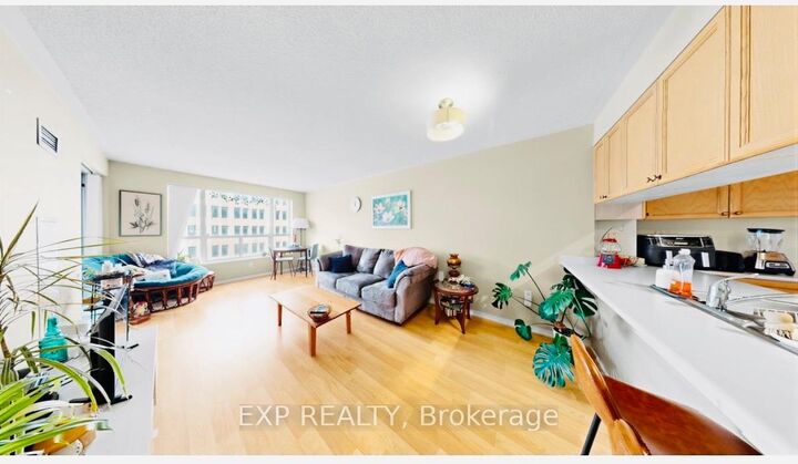 Property Photo: 889 Bay Street 607 ON M5S 3K5