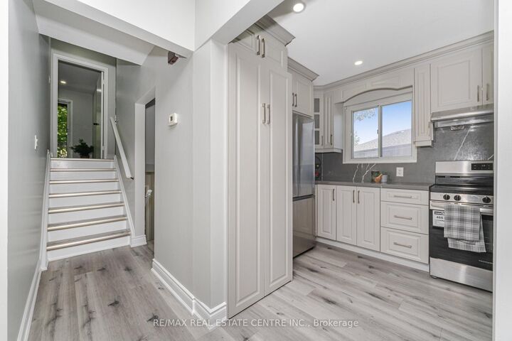 34 Windermere Court — photo 1