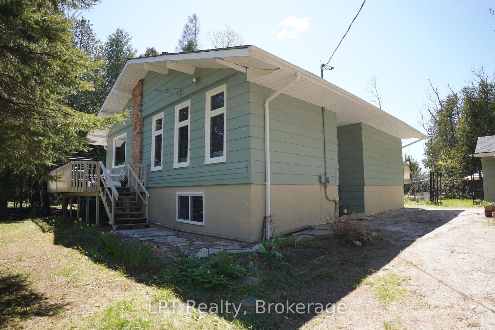 Property Photo:  42 William Court  ON N0H 2T0 