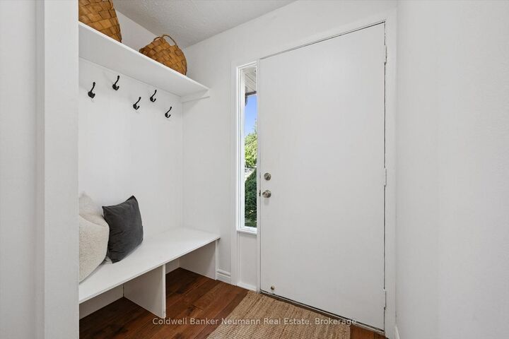 Property Photo: 3 Meadow Crescent ON N1H 6V1