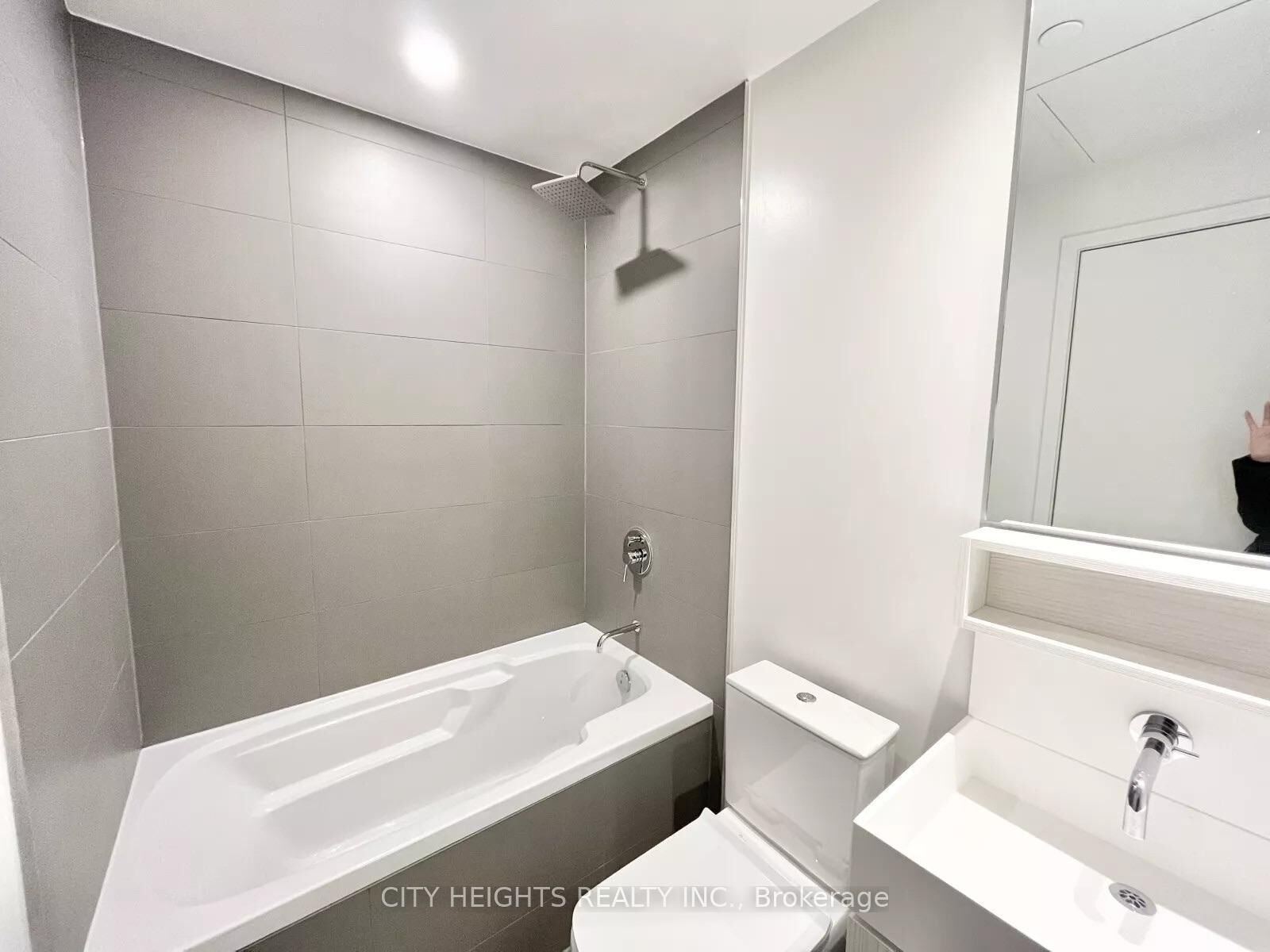 Property Photo:  8 Hillsdale Avenue E 924  ON M4S 0B2 