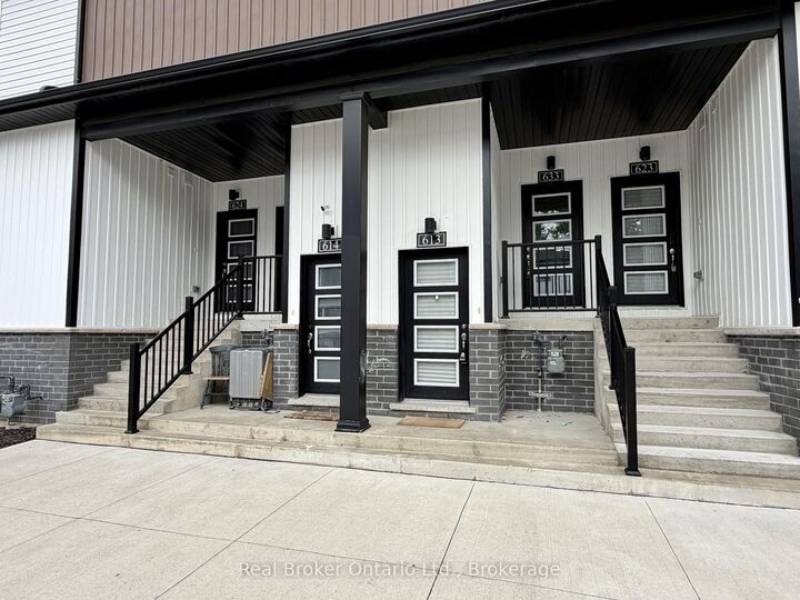 Property Photo:  4263 Fourth Avenue 613  ON L2E 0C2 