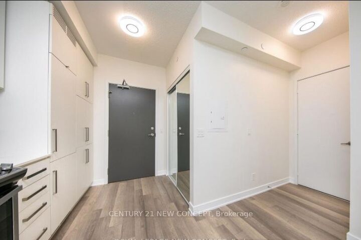 Property Photo:  5180 Yonge Street 402  ON M2N 0K5 